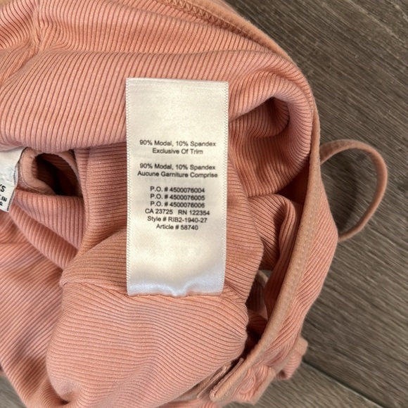 Aritzia Talula ribbed dalal bodysuit peach XS - Picture 3 of 4